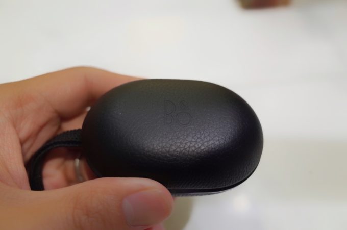 BEOPLAY　E8